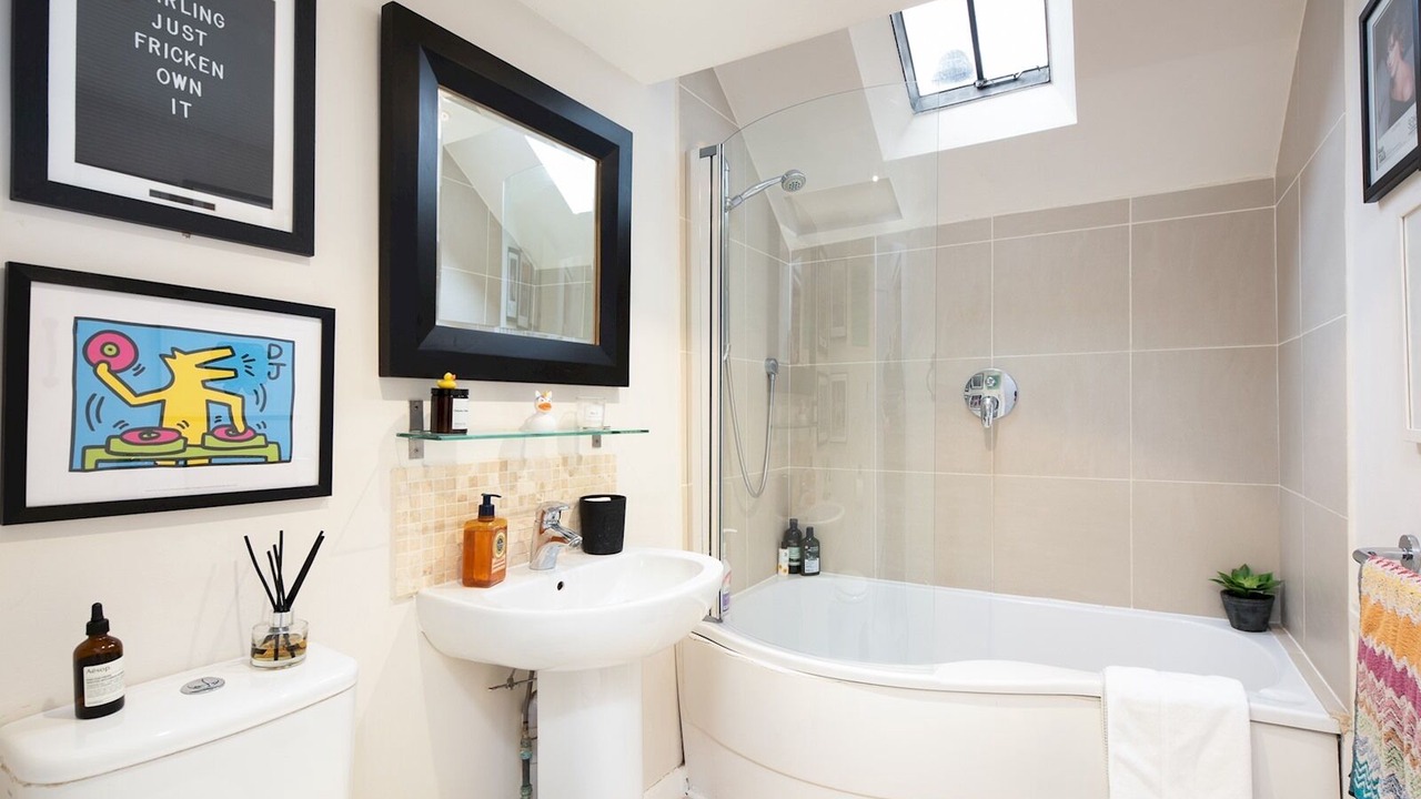 Photo of Others in Longworth