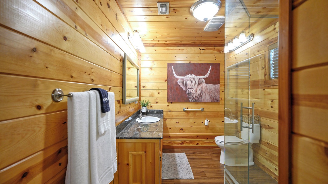 Photo of Bathroom in Golden
