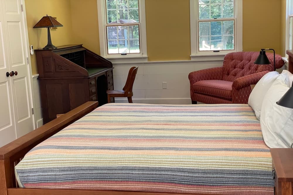 Photo of Bedroom in Williamsville