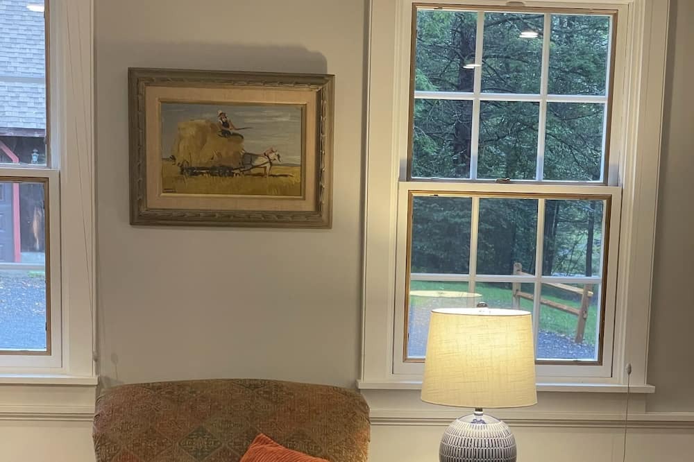 Photo of Livingroom in Williamsville