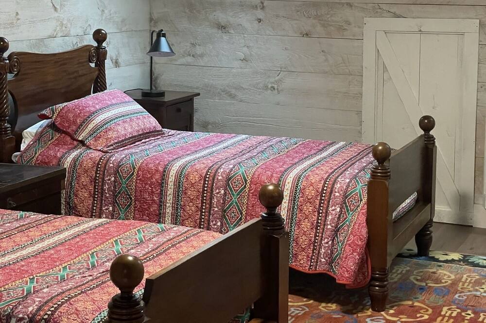 Photo of Bedroom in Williamsville