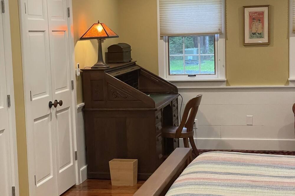 Photo of Bedroom in Williamsville