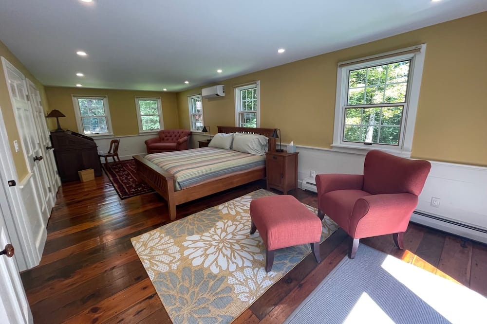 Photo of Bedroom in Williamsville