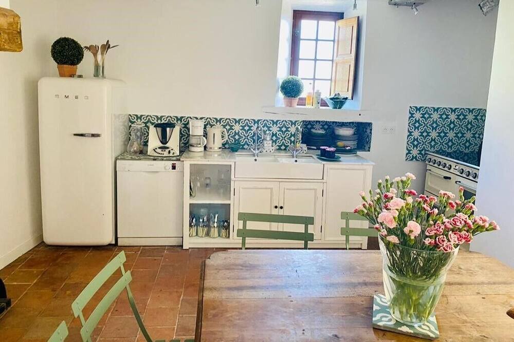 Photo of Kitchen in Saint-Symphorien