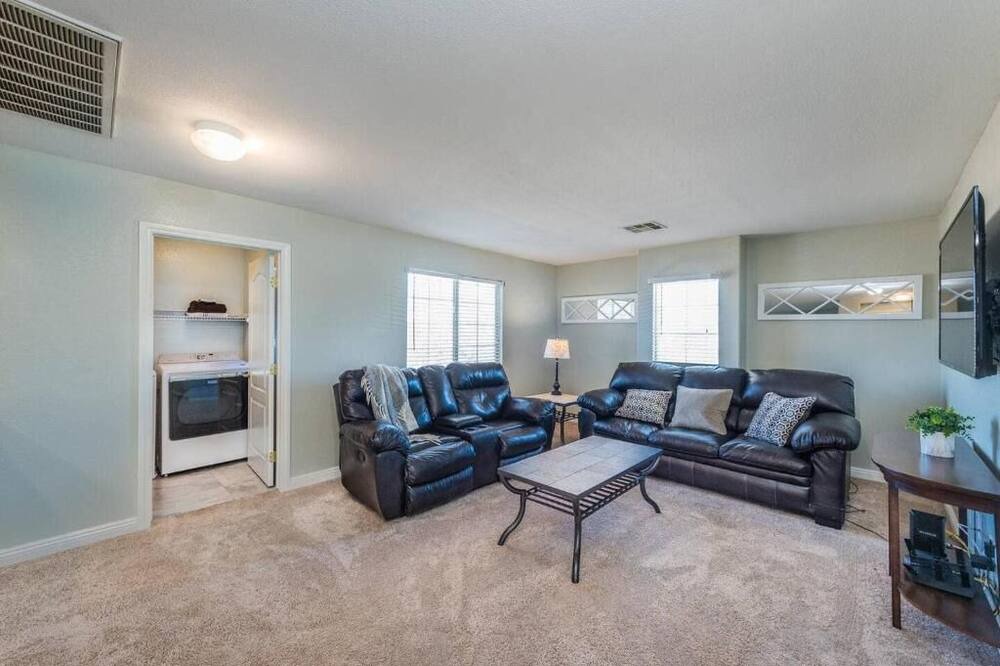Photo of Livingroom in Rhodes Ranch