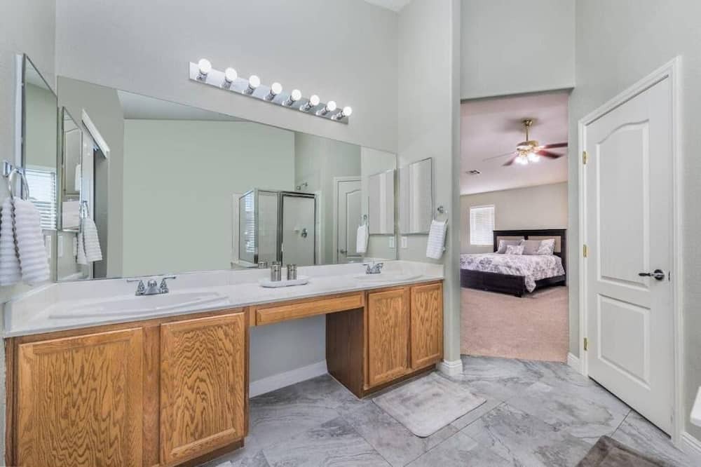 Photo of Bathroom in Rhodes Ranch