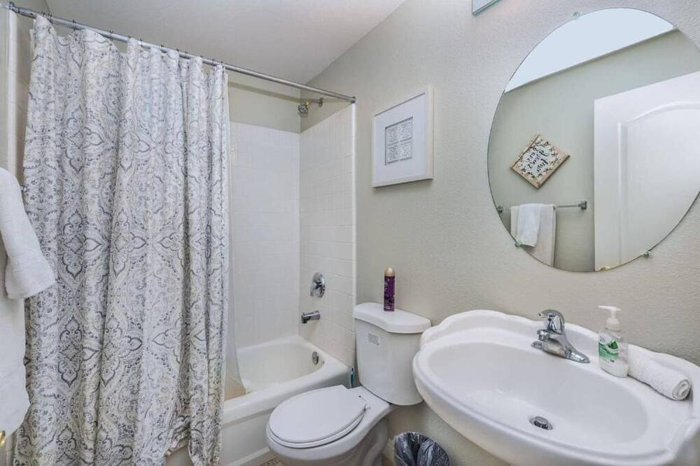 Photo of Bathroom in Rhodes Ranch