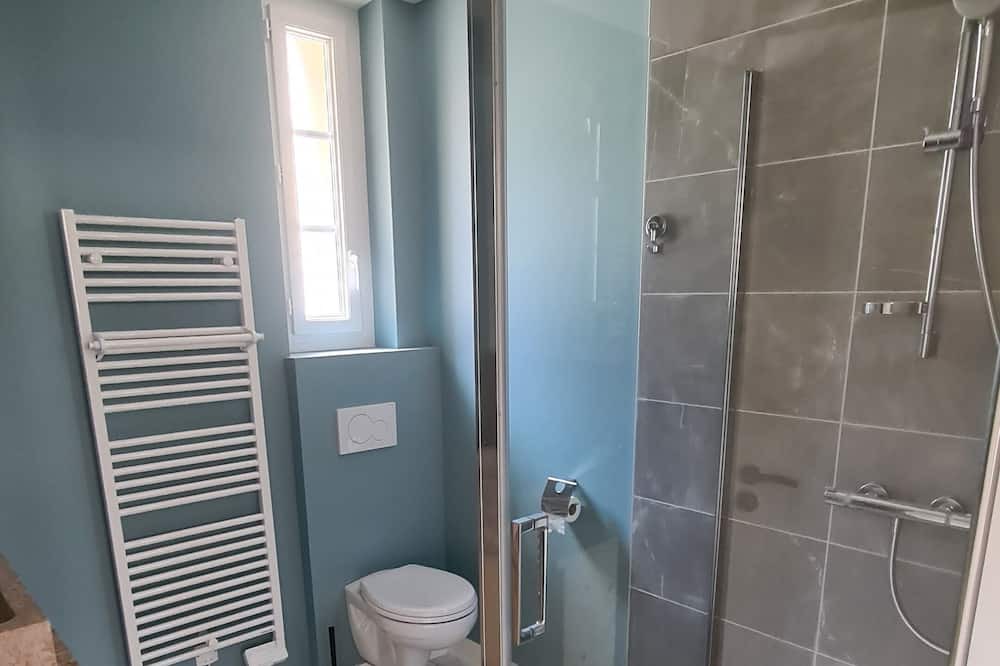 Photo of Bathroom in Falaise