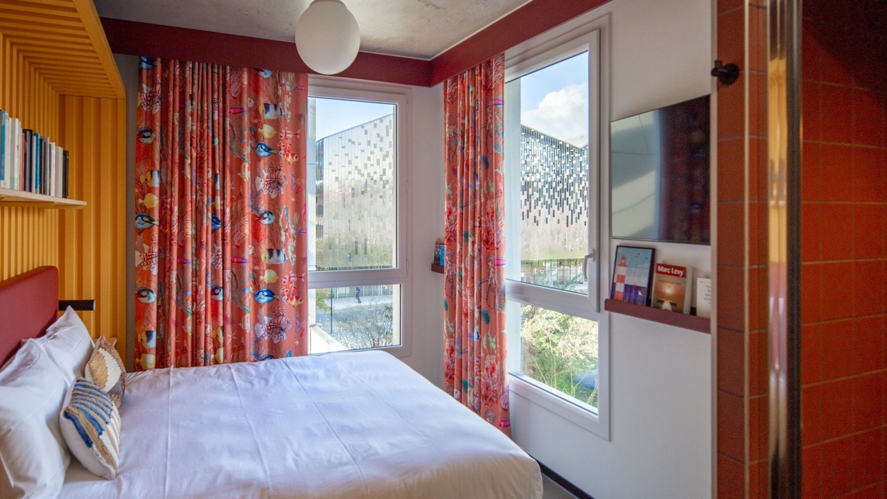 Photo of Bedroom in Anatole France Danton
