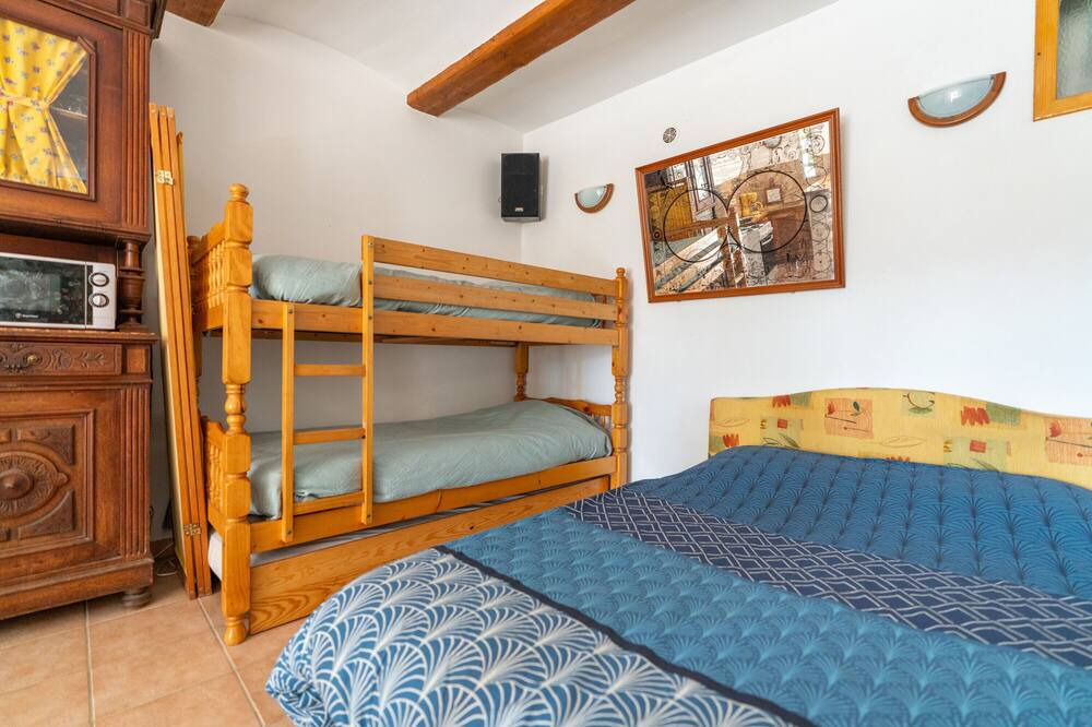 Photo of Bedroom in Cazilhac