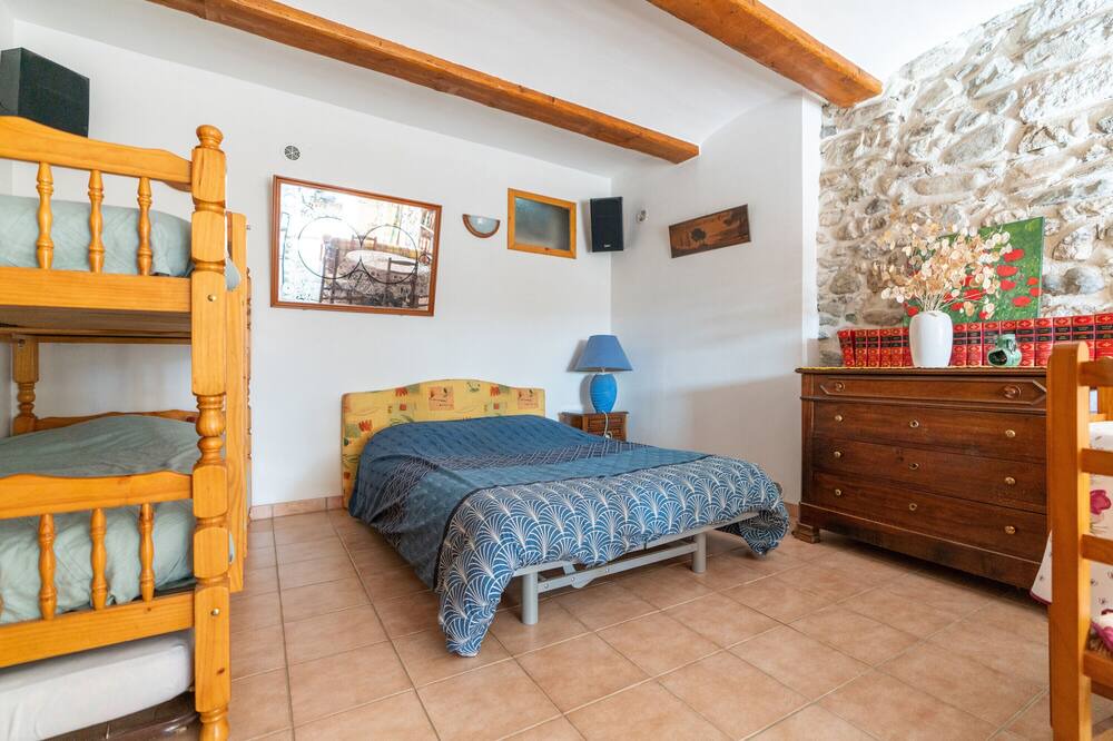 Photo of Bedroom in Cazilhac