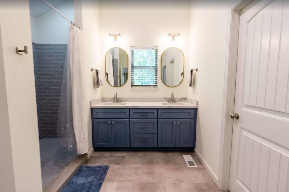 Photo of Bathroom in Fenton