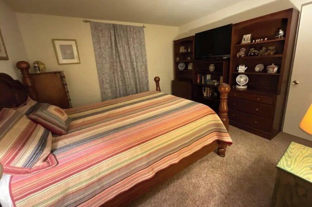 Photo of Bedroom in Roanoke