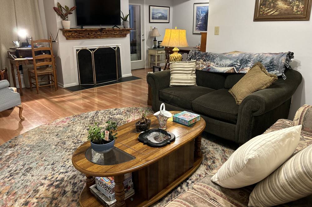 Photo of Livingroom in Cave Spring