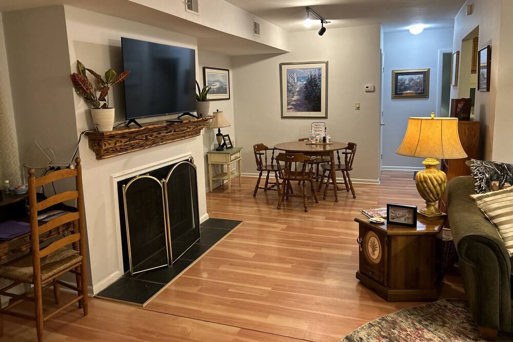 Photo of Livingroom in Cave Spring