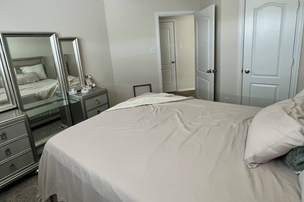 Photo of Bedroom in Katy