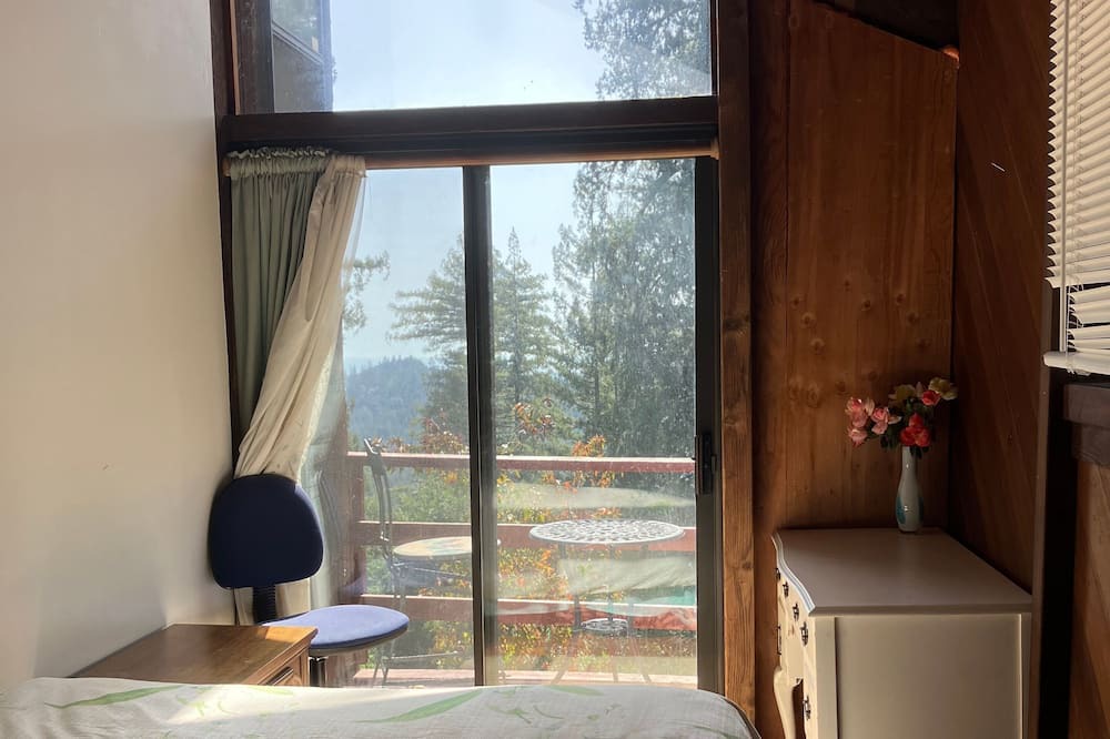 Photo of Bedroom in Los Gatos