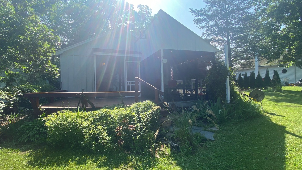 Photo of Patio Balcony in Town of Owasco