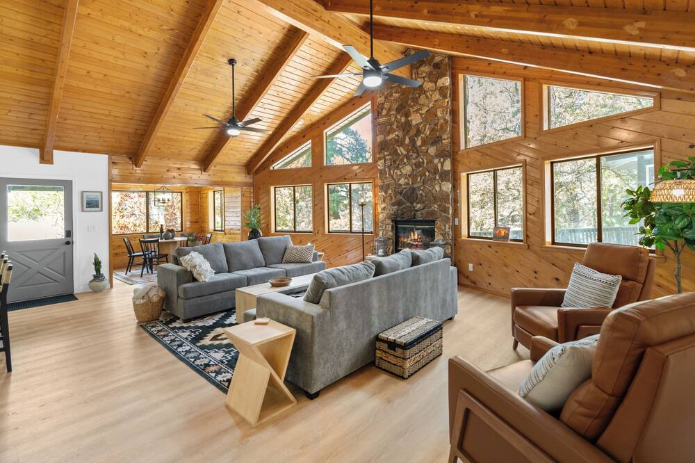 Photo of Livingroom in Munds Park