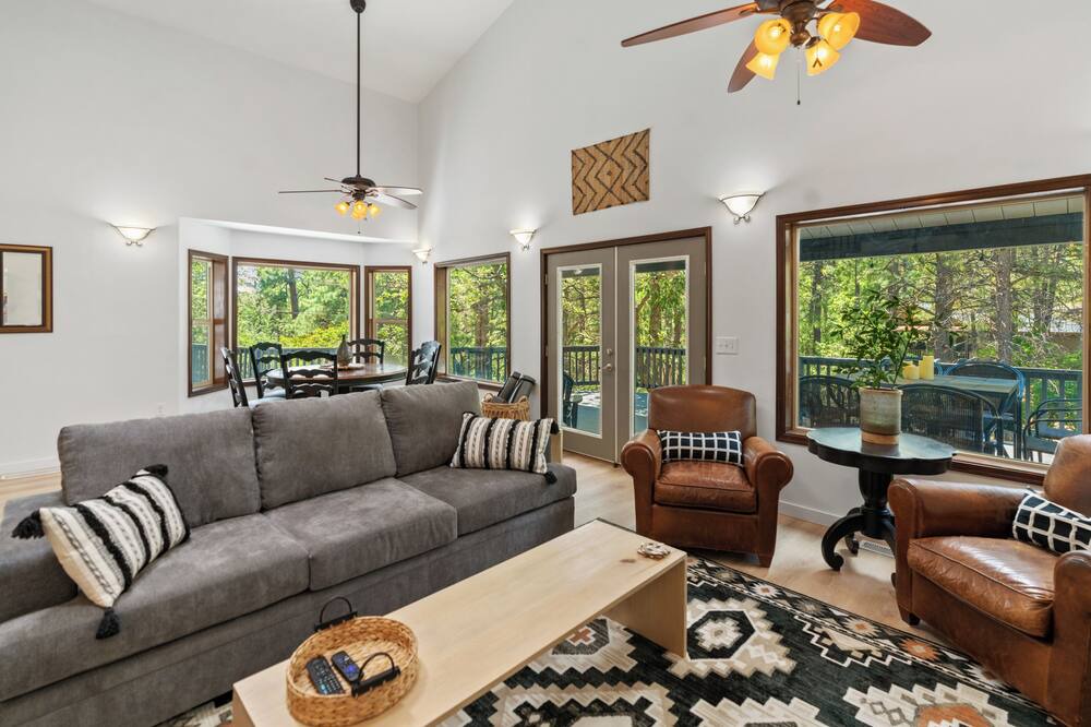 Photo of Livingroom in Munds Park