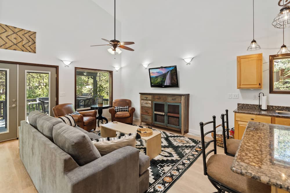 Photo of Livingroom in Munds Park