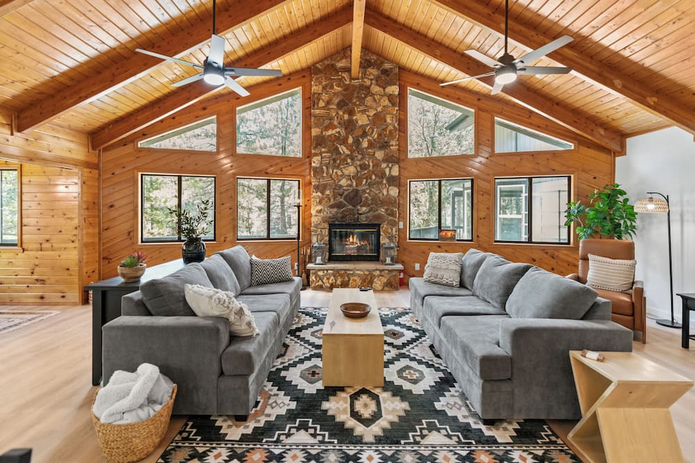 Photo of Livingroom in Munds Park