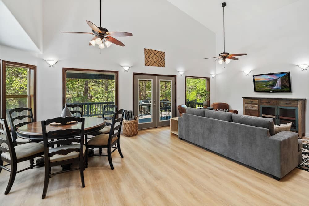 Photo of Livingroom in Munds Park