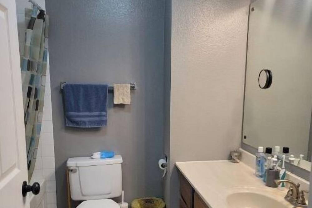 Photo of Bathroom in Benkelman