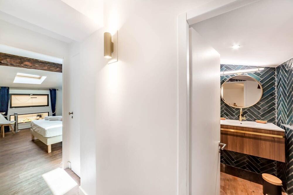 Photo of Others in Old Lyon