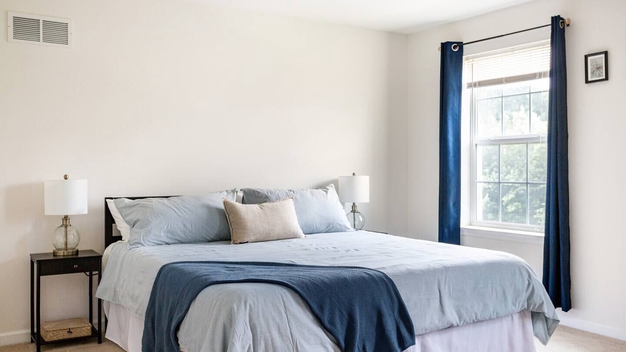 Photo of Bedroom in Newark