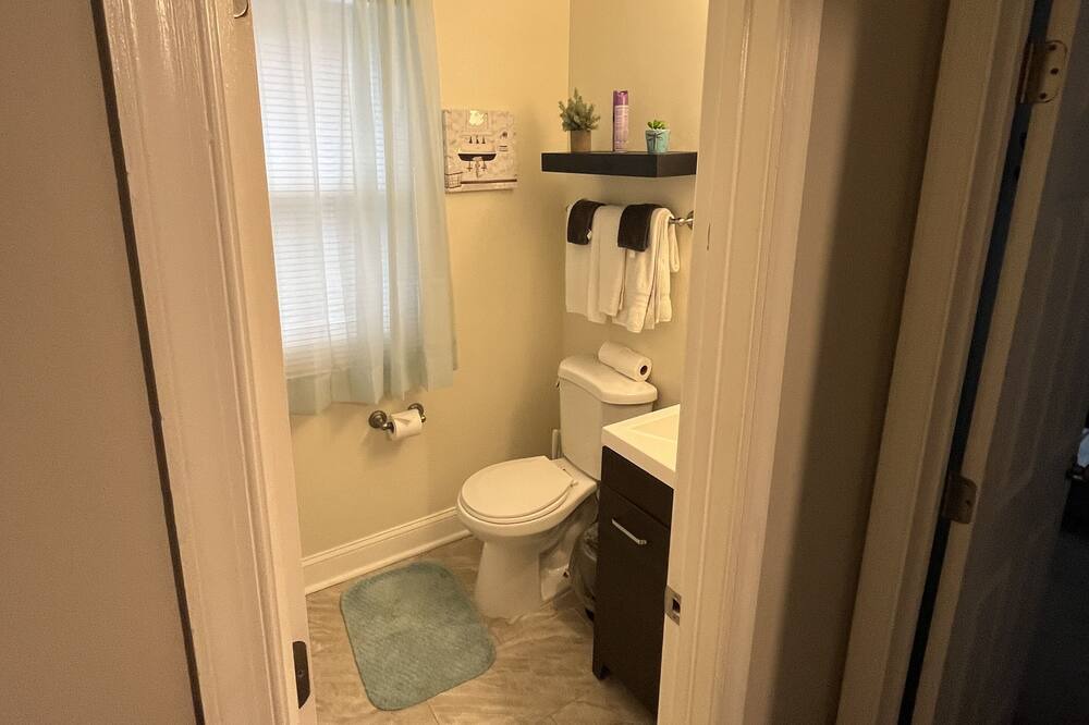 Photo of Bathroom in Brownsville