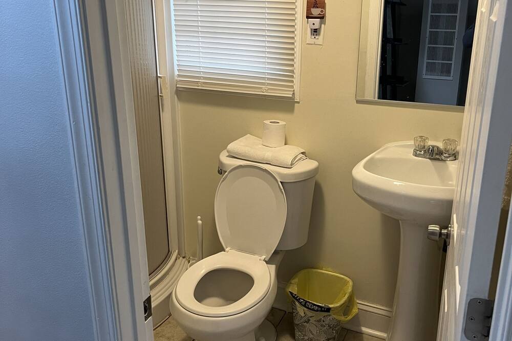 Photo of Bathroom in Brownsville