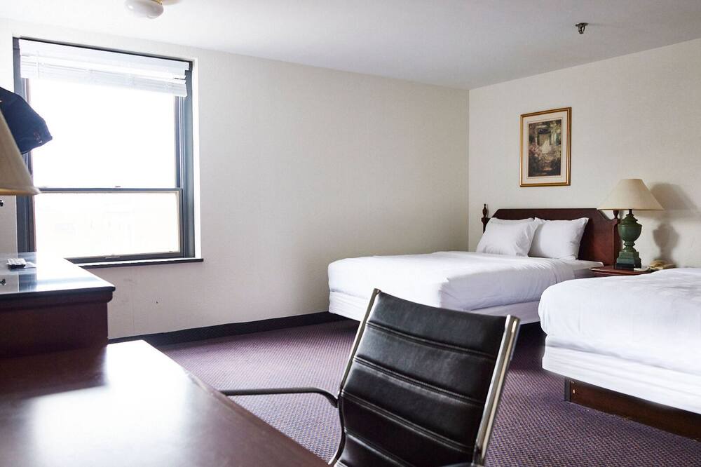 Photo of Livingroom in Wheeling