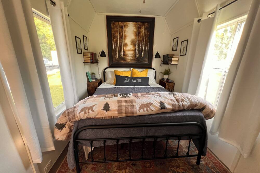 Photo of Bedroom in Ellisville