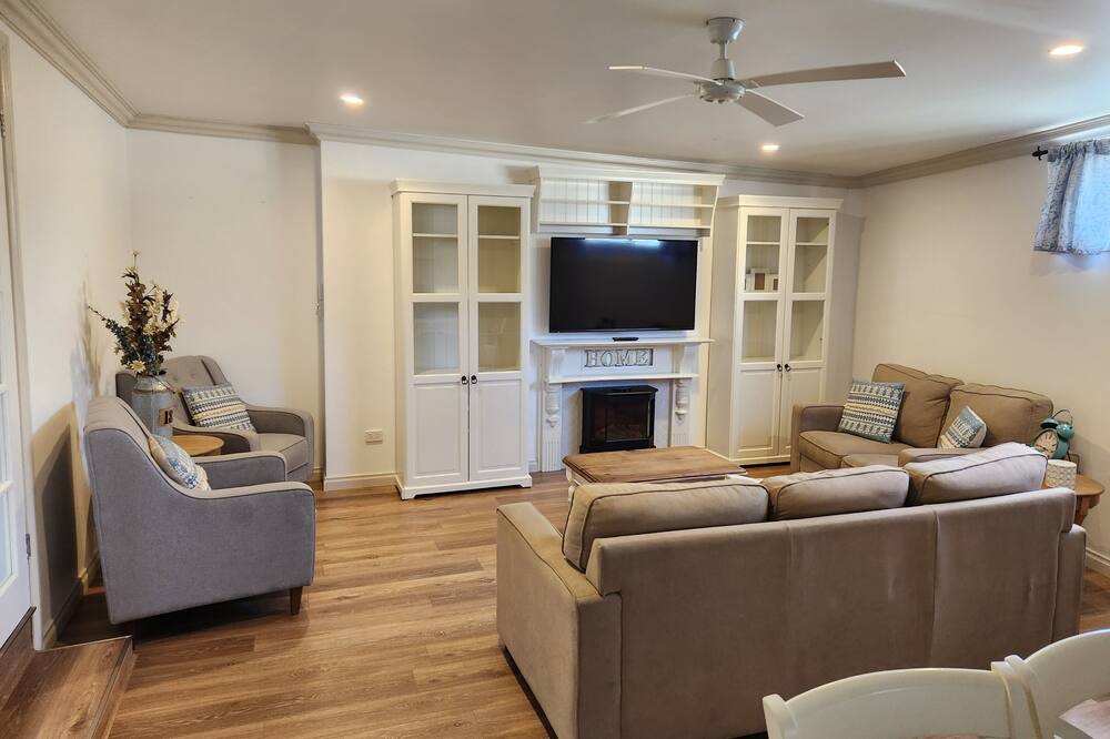 Photo of Livingroom in Altona North