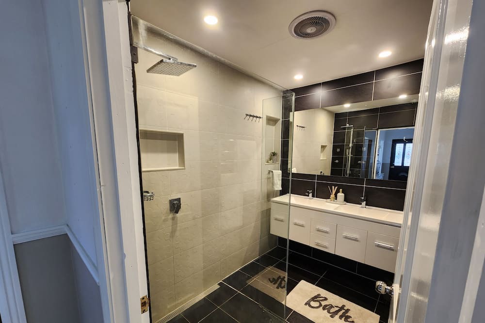 Photo of Bathroom in Altona North