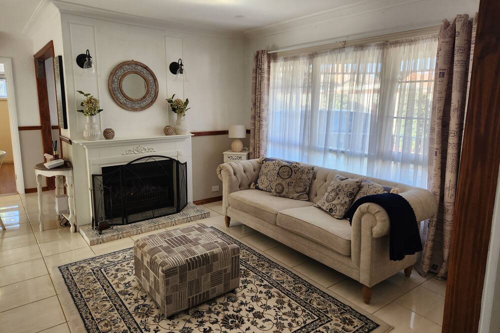 Photo of Livingroom in Altona North