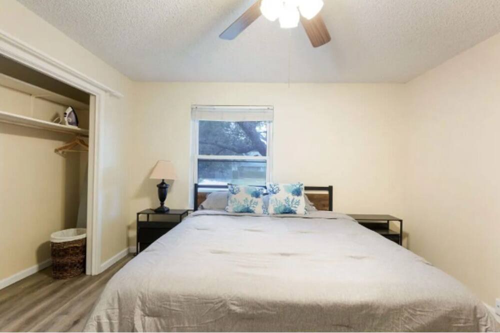 Photo of Bedroom in Anderson Mill