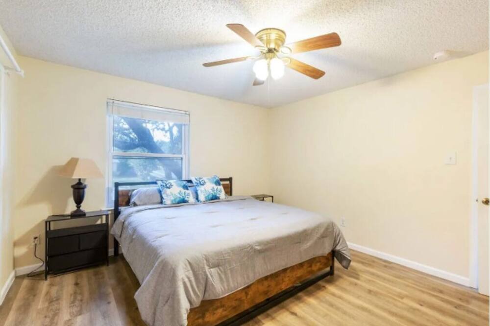 Photo of Bedroom in Anderson Mill