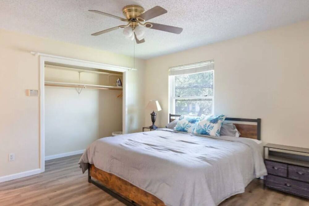 Photo of Bedroom in Anderson Mill