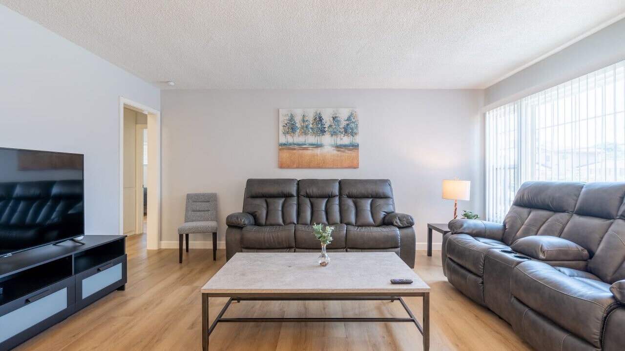 Photo of Livingroom in Charter Oak
