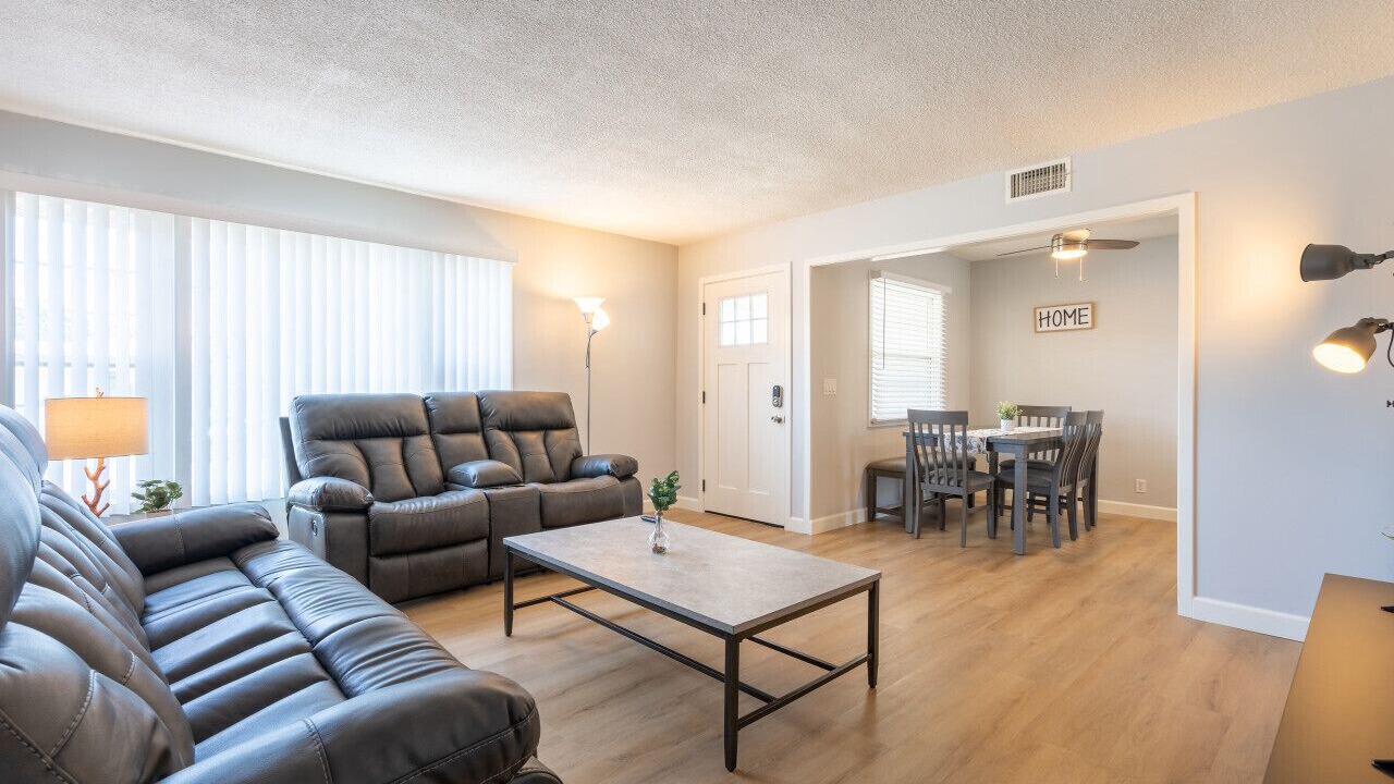 Photo of Livingroom in Charter Oak