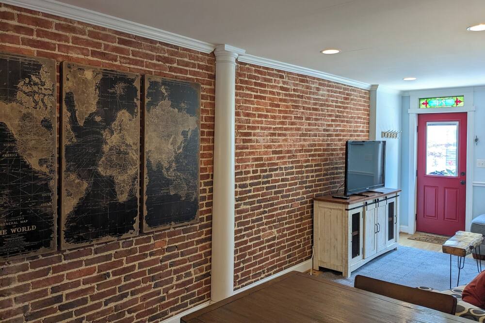 Photo of Others in Upper Fells Point