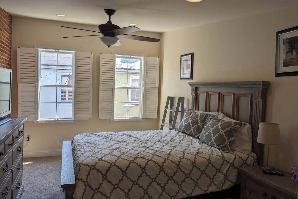 Photo of Bedroom in Upper Fells Point