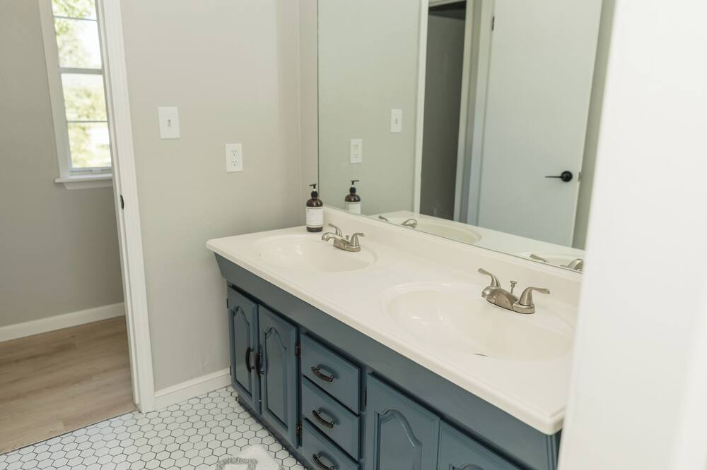 Photo of Bathroom in Sulphur