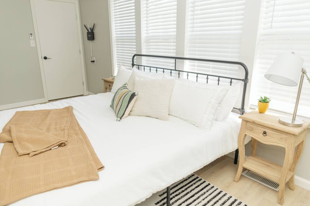 Photo of Bedroom in Sulphur