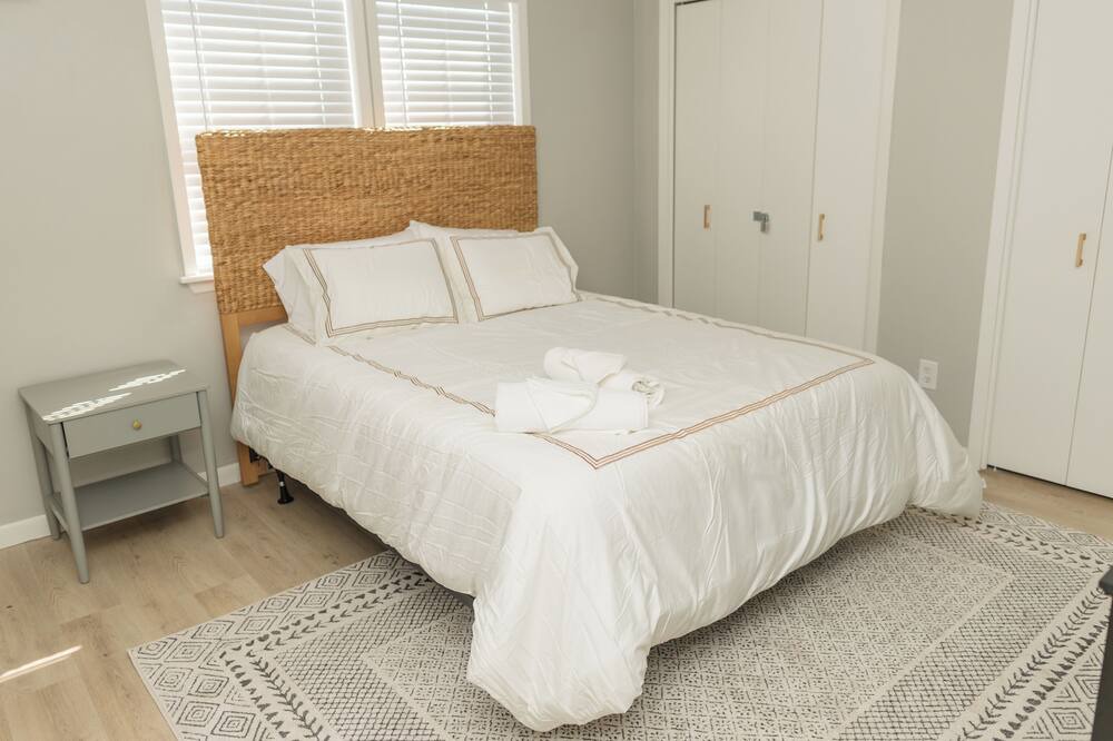 Photo of Bedroom in Sulphur