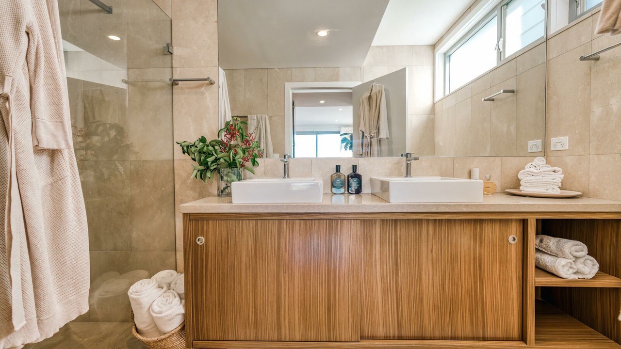 Photo of Others in Bronte