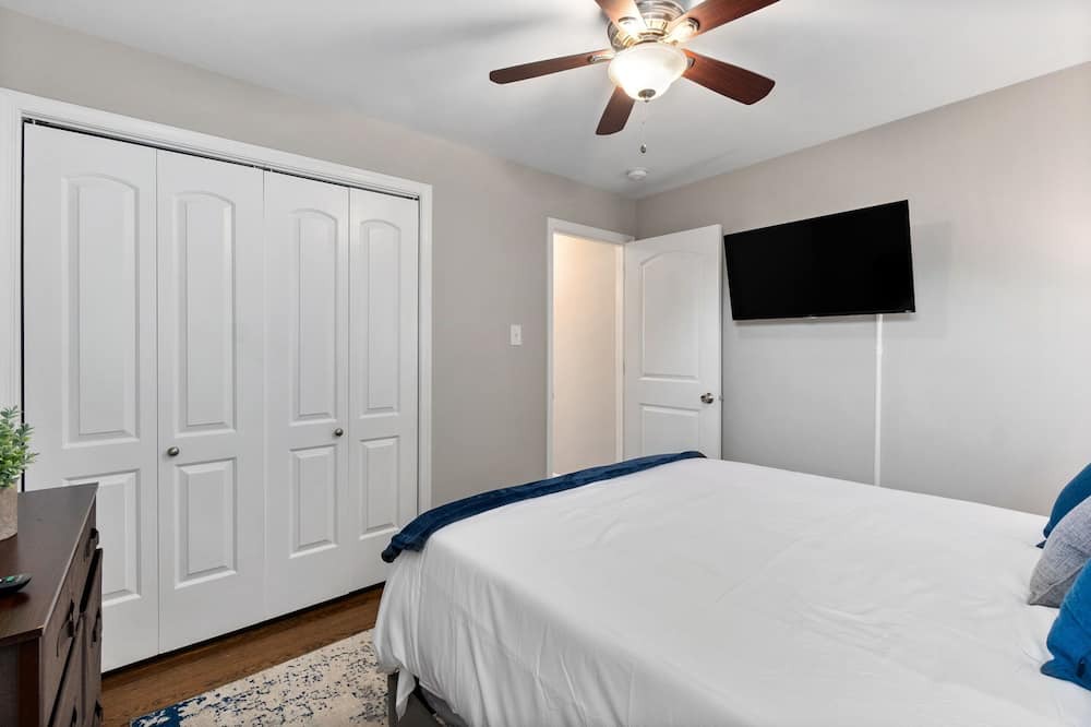 Photo of Bedroom in Oak Lawn