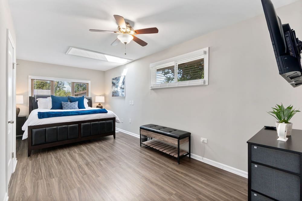 Photo of Bedroom in Oak Lawn